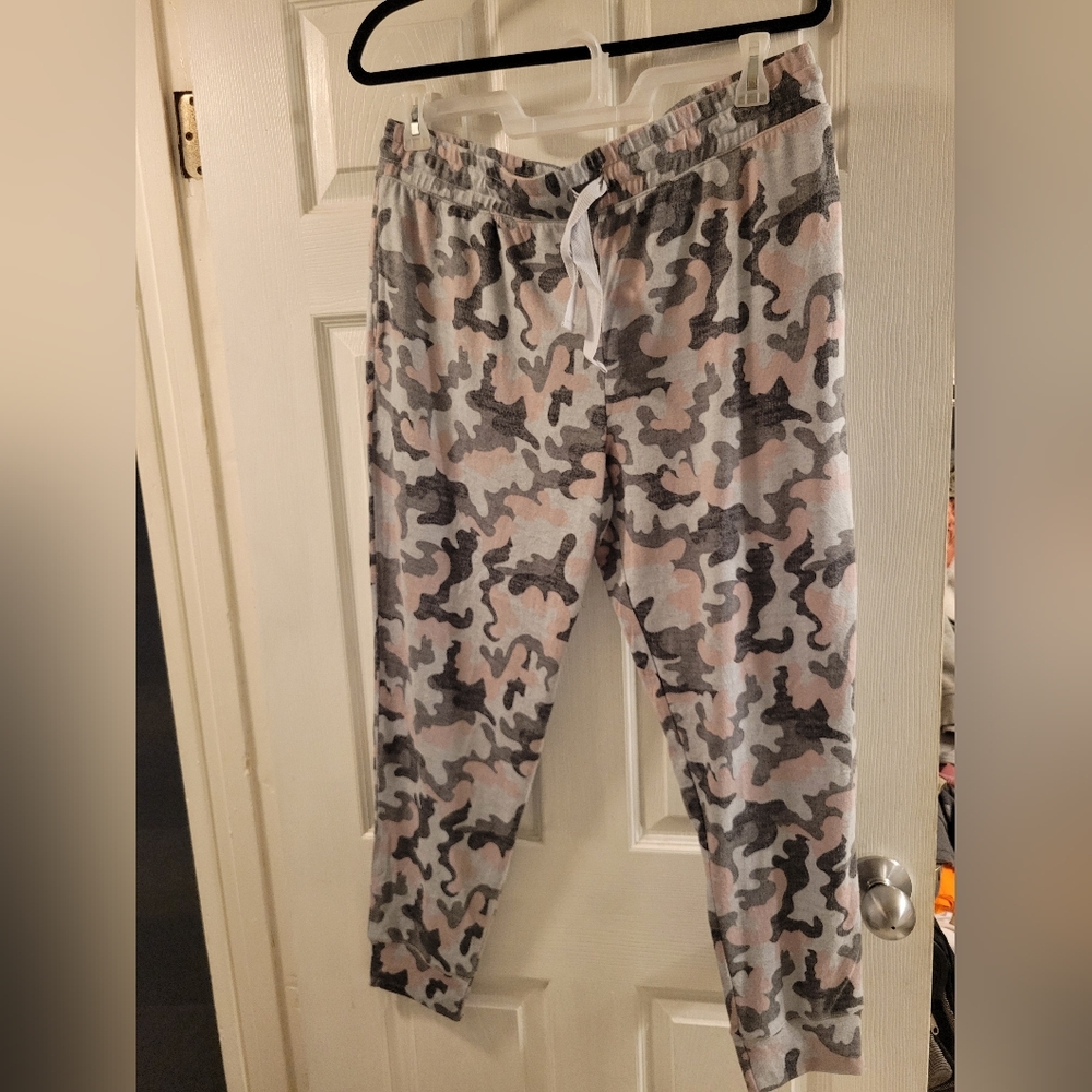 Super Soft Camouflage Print Jogger Pants Jaclyn Intimates Size XL